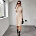 Robe pull col roulé beige