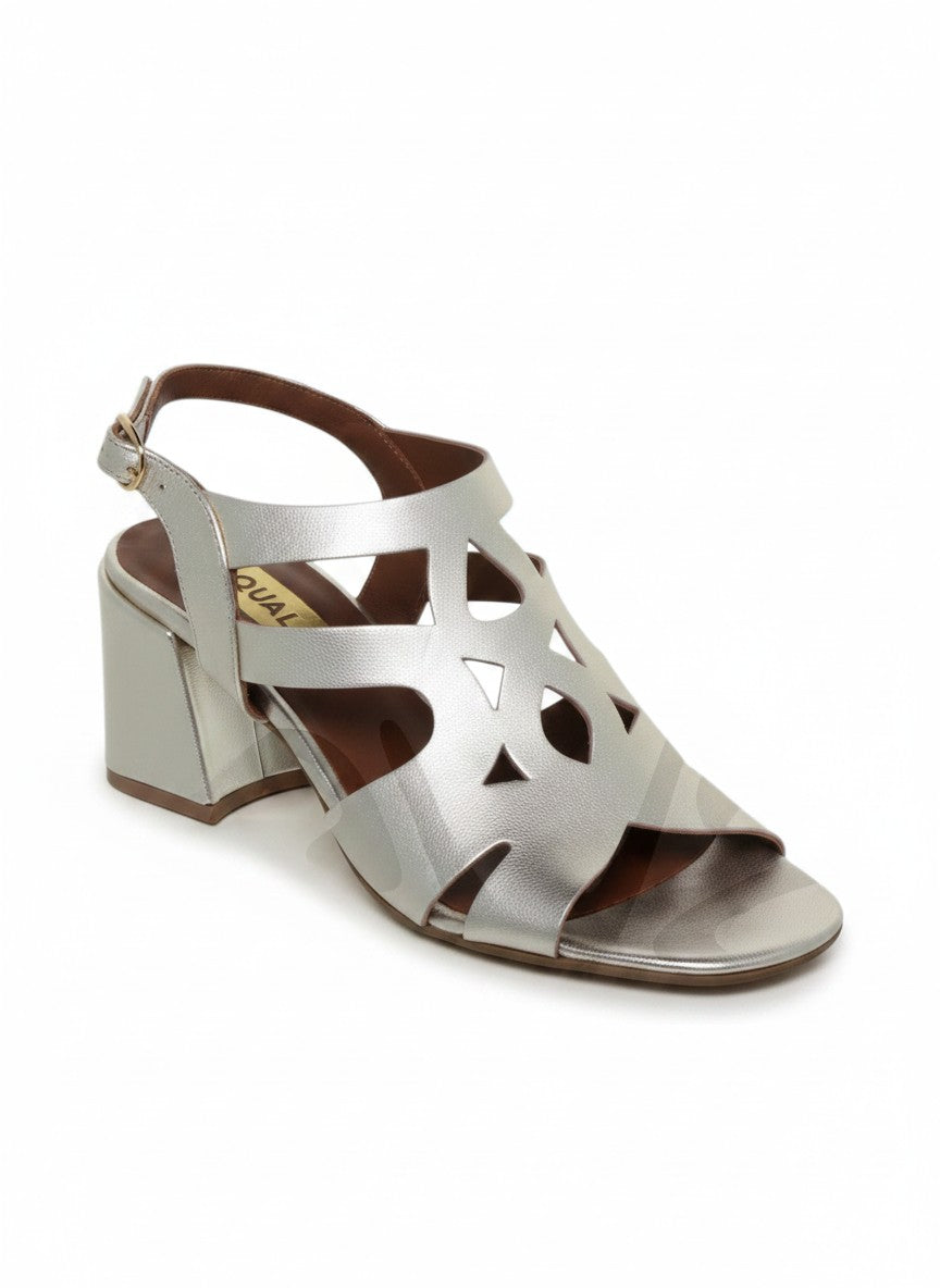 Sandales en cuir platines