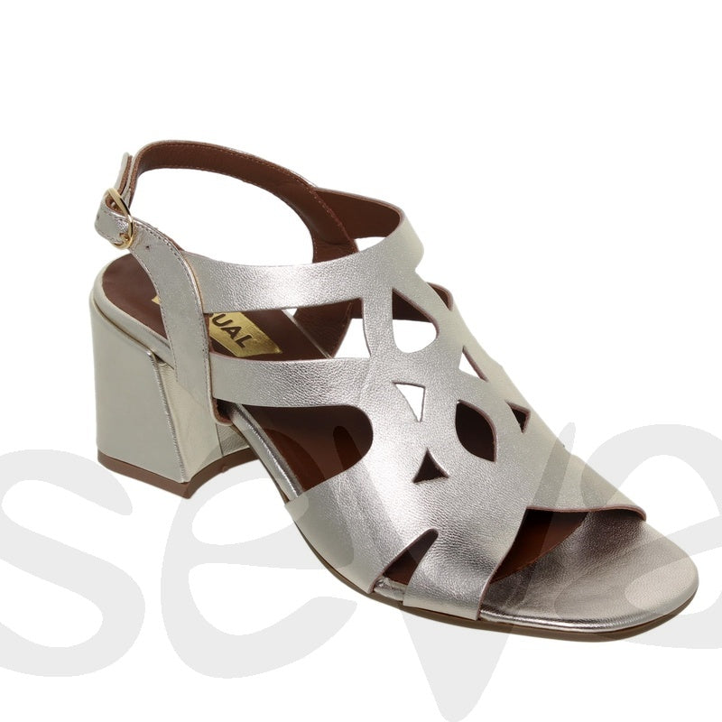 Sandales en cuir platines